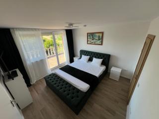 Family Friendly Villa with Playground & Garden - Satu Mare - 2