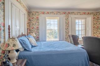 Yankee Clipper Inn - 5