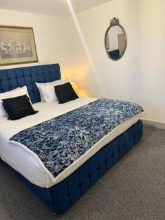 2 bed luxury apartment - 6