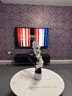 2 bed luxury apartment - Wolverhampton - 4
