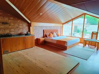 Trimounts-A Boutique Hotel & Wellnes Center in Tirthan Valley - Banjār - 3