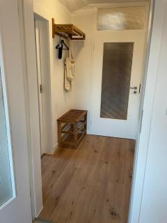 --Renoviert-- Ruhige 1-Zimmer Einliegerwohnung mit Küche und Bad in Großburgwedel - 1