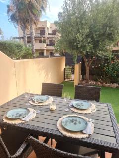 Bajo con una terraza espectacular al lado de la playa y con acceso directo a la piscina! - Los Amarguillos - 4
