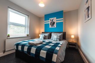 4 Bedrooms, Sleeps 8, Long Term Disc, Driveway - Southampton - 0