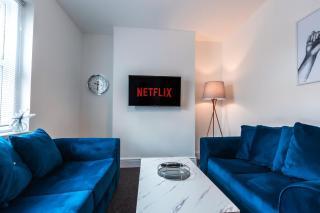 Stylish 4 Bedrooms-Sleeps 8-Long Term Disc-Driveway - Southampton - 0