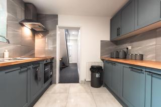 Stylish 4 Bedrooms-Sleeps 8-Long Term Disc-Driveway - Southampton - 5