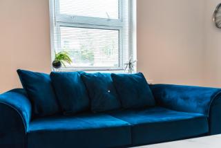 Modern 4 Bedrooms-Sleeps 8-Long Term Disc-Driveway - 3