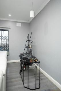 Bowes House 22 - Durban - 7
