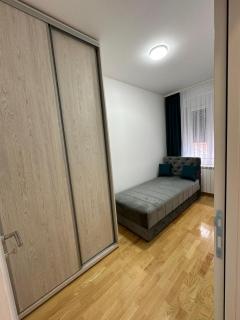 Stan sa 3 spavaće sobe - 2