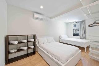 Modern Luxury 1BR Apartment Close to Attractions - 5