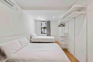 Modern Luxury 1BR Apartment Close to Attractions - 2