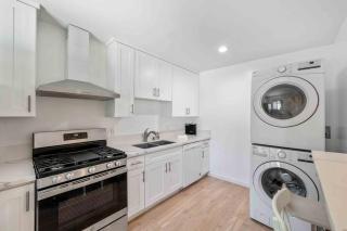 Modern Luxury 1BR Apartment Close to Attractions - 1