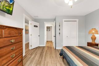 Summer Sizzle! 6-Bed Channel Home! - Syracuse - 6