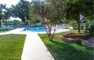Cozy Apartment In Lozovac With Wifi - 9