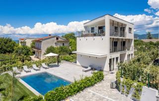 Beautiful Apartment In Omisalj - 1