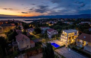 Nice Apartment In Omisalj - 8