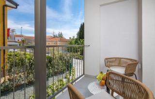 Amazing Apartment In Omisalj - 1