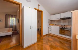 2 Bedroom Amazing Apartment In Vir - Vir - 8