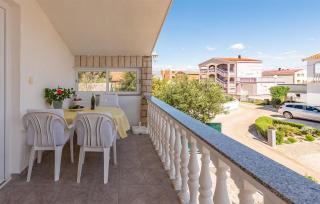 2 Bedroom Amazing Apartment In Vir - Vir - 6