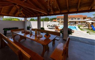 Gorgeous Apartment In Galovac With Wifi - Galovac - 5