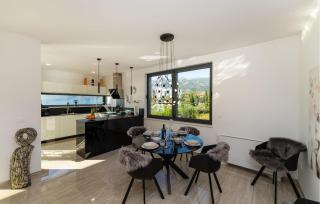 Gorgeous Apartment In Rovanjska - 7