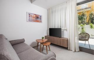 Gorgeous Apartment In Omisalj - 8