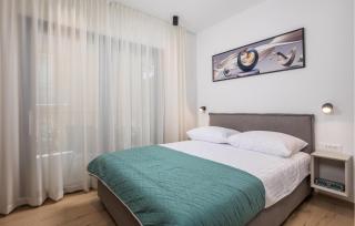 Gorgeous Apartment In Omisalj - 4