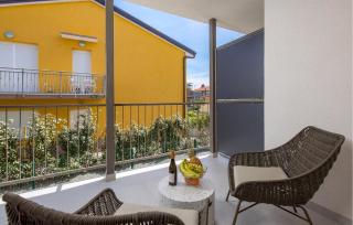 Gorgeous Apartment In Omisalj - 3