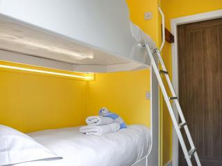 Uk46570 - Awel Y Mor - Holyhead - 2