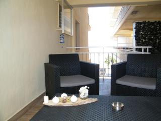 Playa de Gandía, apartamento renovado en primera línea con terraza, aire acondicionado y parking - ES-314-22 - Gandía - 3