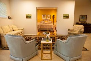 Beautiful Parkside Suite - 4