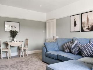 Apartment 3 - Scarborough - 8