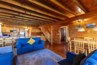 Lark House, Peaceful Mountain Home with Wonderful Ocean Views - 1