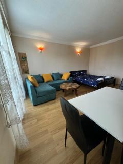 Cozy apartment with balcony - Tbilisi - 3