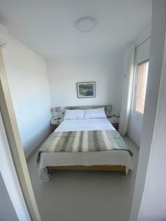 Torredembarra Beachfront apartment sleeps 5 - Torredembarra - 9