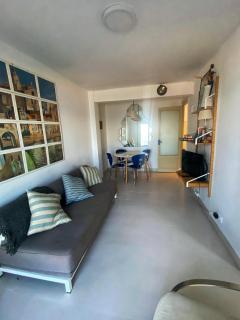 Torredembarra Beachfront apartment sleeps 5 - Torredembarra - 8