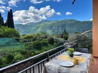 Jasmine Lilla - apartment in villa with terrace - Lierna - 0