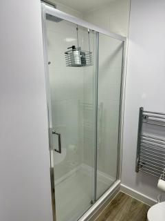 Brand new Flat 5 with Free Parking and fast WIFI - 2