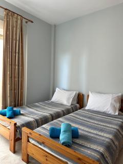 Olympic Beach Rooms - 6