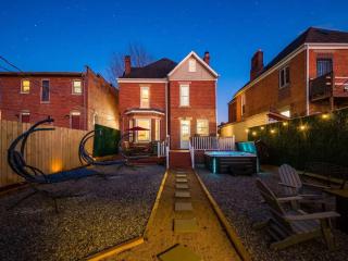 Fun upscale oasis w hot tub near OSU & Short North - Columbus - 2