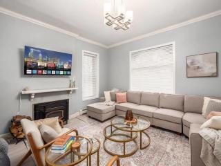 Fun upscale oasis w hot tub near OSU & Short North - Columbus - 0