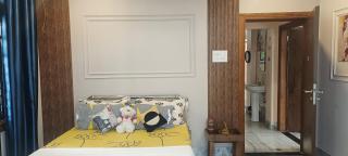 Riverside Palm Luxe 2BHK with AC near Kamakhya & IHR - Guwahati - 9