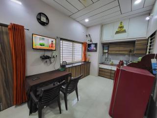 Venus Home Stay near IIM Indore - Indore - 8