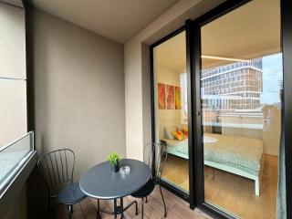 Sky1 Modern Aptm with Rooftop View 30 floor - Bratislava - 4