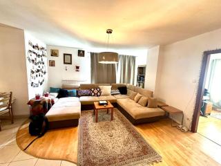 Your Friendly Host in Budapest - 4