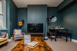 Super Central Three Bedroom Flat I Next To Brighton Beach I Sleep 9 Guests - Brighton & Hove - 1