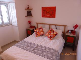 Yellow Rustic Portuguese Cottage - Nazaré - 8
