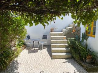 Yellow Rustic Portuguese Cottage - Nazaré - 7