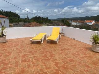 Yellow Rustic Portuguese Cottage - Nazaré - 5