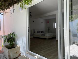 Yellow Rustic Portuguese Cottage - Nazaré - 2